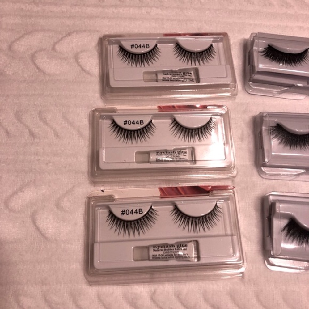 β SOLD β πΌ BOGO πΌ *NEW* Kiss Lash False Lashes Bundle - Picture 2 of 3